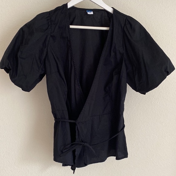 Old Navy Waist-Defined Puff-Sleeve Tie-Wrap Blouse Black S - Picture 4 of 10